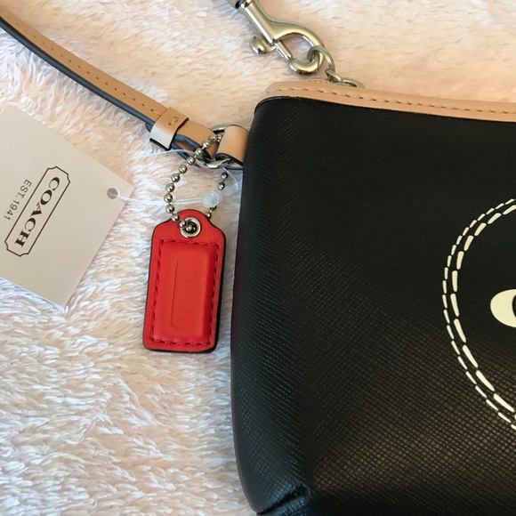 NWT, Coach Horse & Carriage Medium Wristlet! - Picture 5 of 6